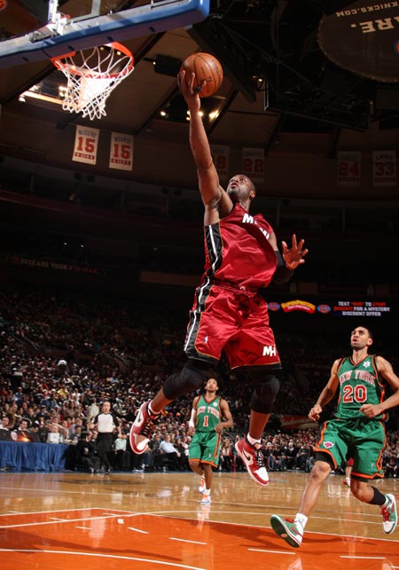  布朗森生涯新高尼克斯加时力克黄蜂收获宝贵胜利