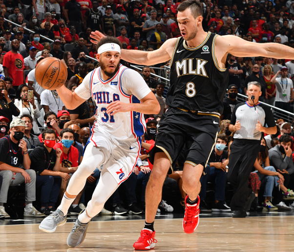  特雷杨组织串联全队，老鹰多点开花击溃公牛